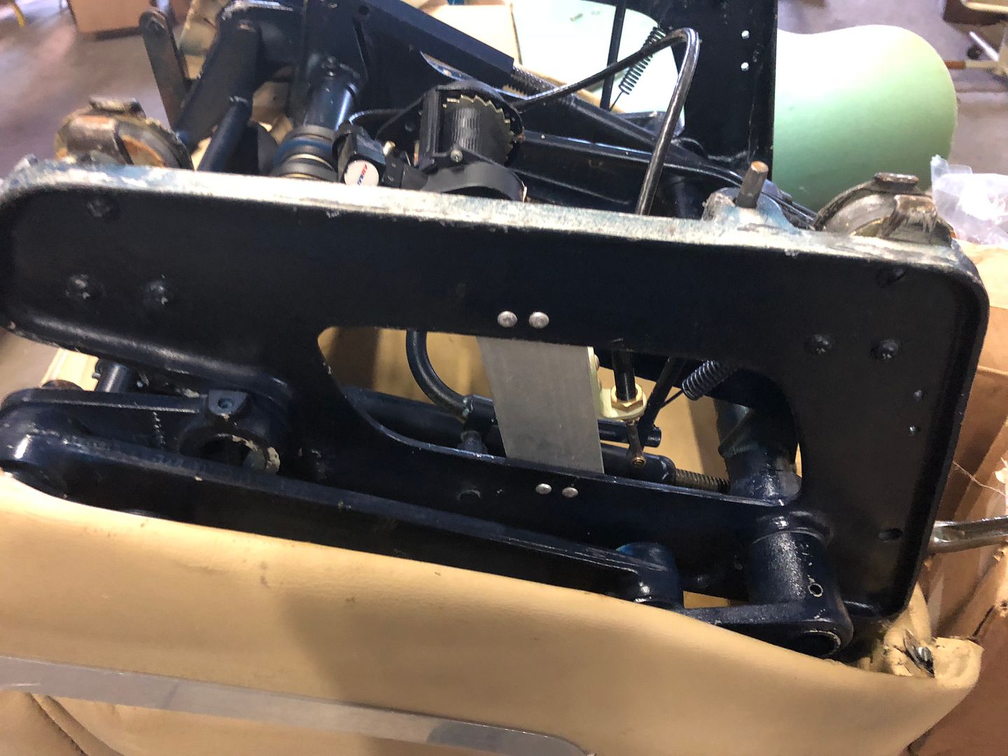 Secondary seat stop CESSNA 172 FORUM Cessna 172 talk 24/7